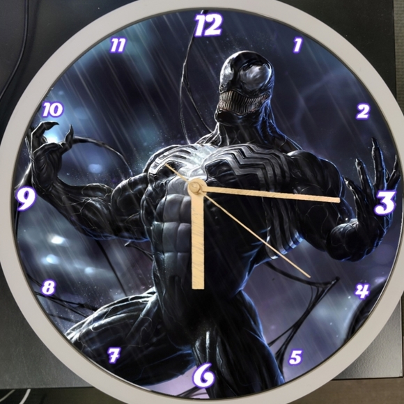 Venom clock - Picture 2 of 4